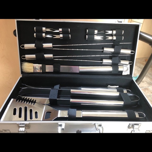 Meet your Posher, Sharon🙋🏻‍♀️ - Picture 4 of 16